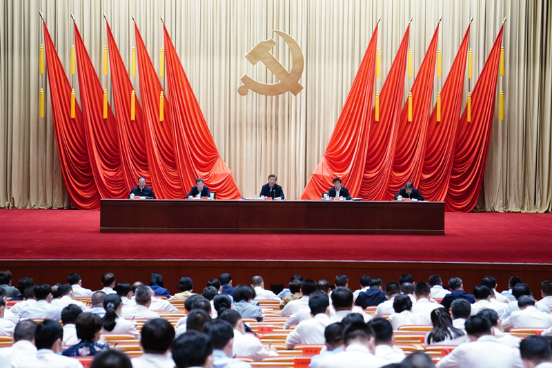 9月1日,2021年秋季学期中央党校(国家行政威廉希尔官网
)中青年干部培训班在中央党校开班。中共中央总书记、国家主席、中央军委主席习近平在开班式上发表重要讲话。新华社记者 翟健岚 摄